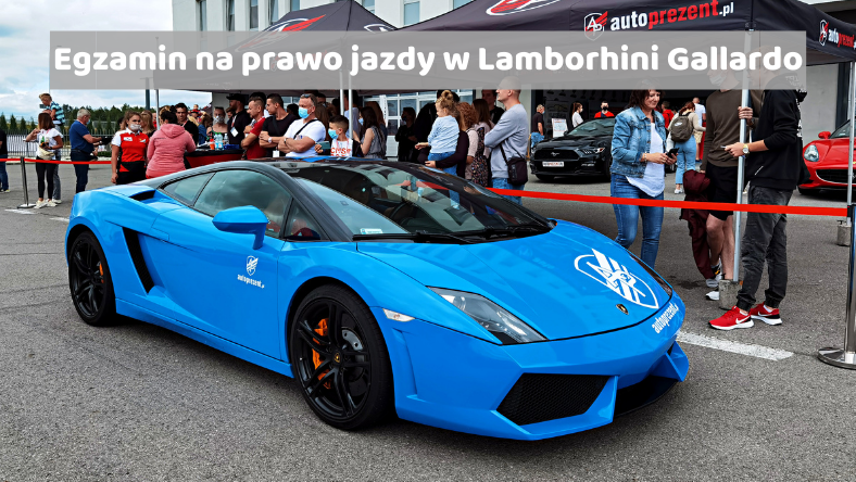 Młody chłopak zdał prawo jazdy w sportowym samochodzie Lamborghini Gallardo. To pierwszy w Polsce zdany egzamin na kategorie B w takim samochodzie.