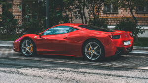 Ile kosztuje używane Ferrari?