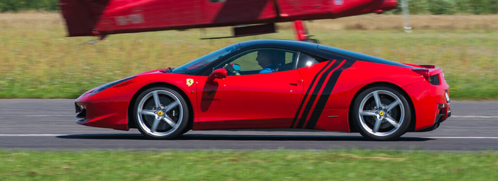 Jazda Ferrari po torze – spełnij motoryzacyjne marzenie