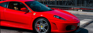 Model Ferrari F430 na torze